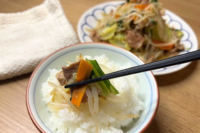 野菜炒めと白ごはん