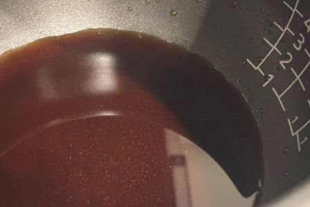たれを入れた炊飯器