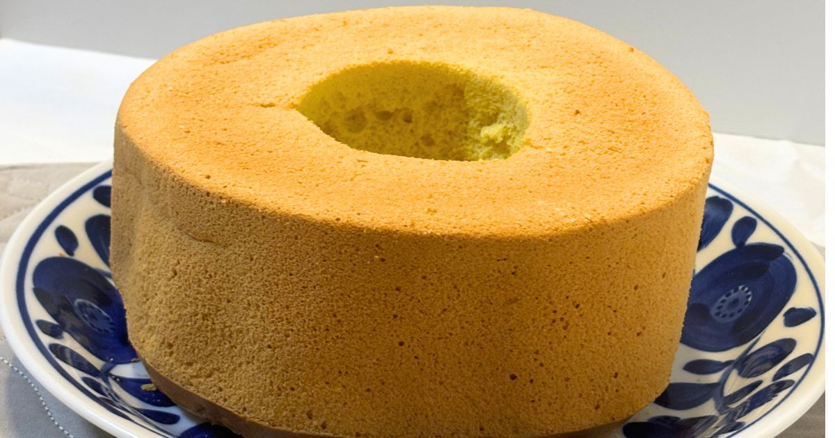 焼けたシフォンケーキ