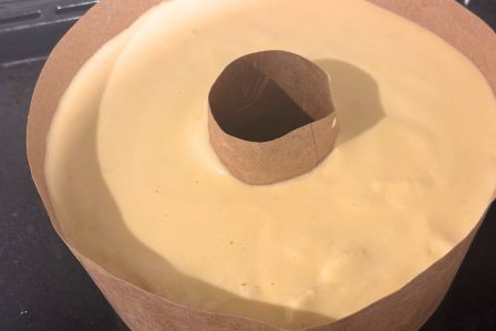 生地を流し込んだ型