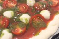 焼く前のピザ生地