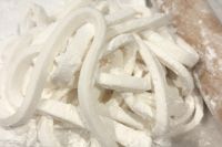 切った米粉うどん