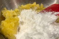 米粉を加えたさつまいもニョッキ生地