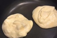 焼いているスフレパンケーキ
