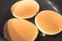 焼けたホットケーキ
