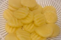 茹で上がったじゃがいもニョッキ