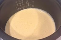 炊飯器に入れた生地
